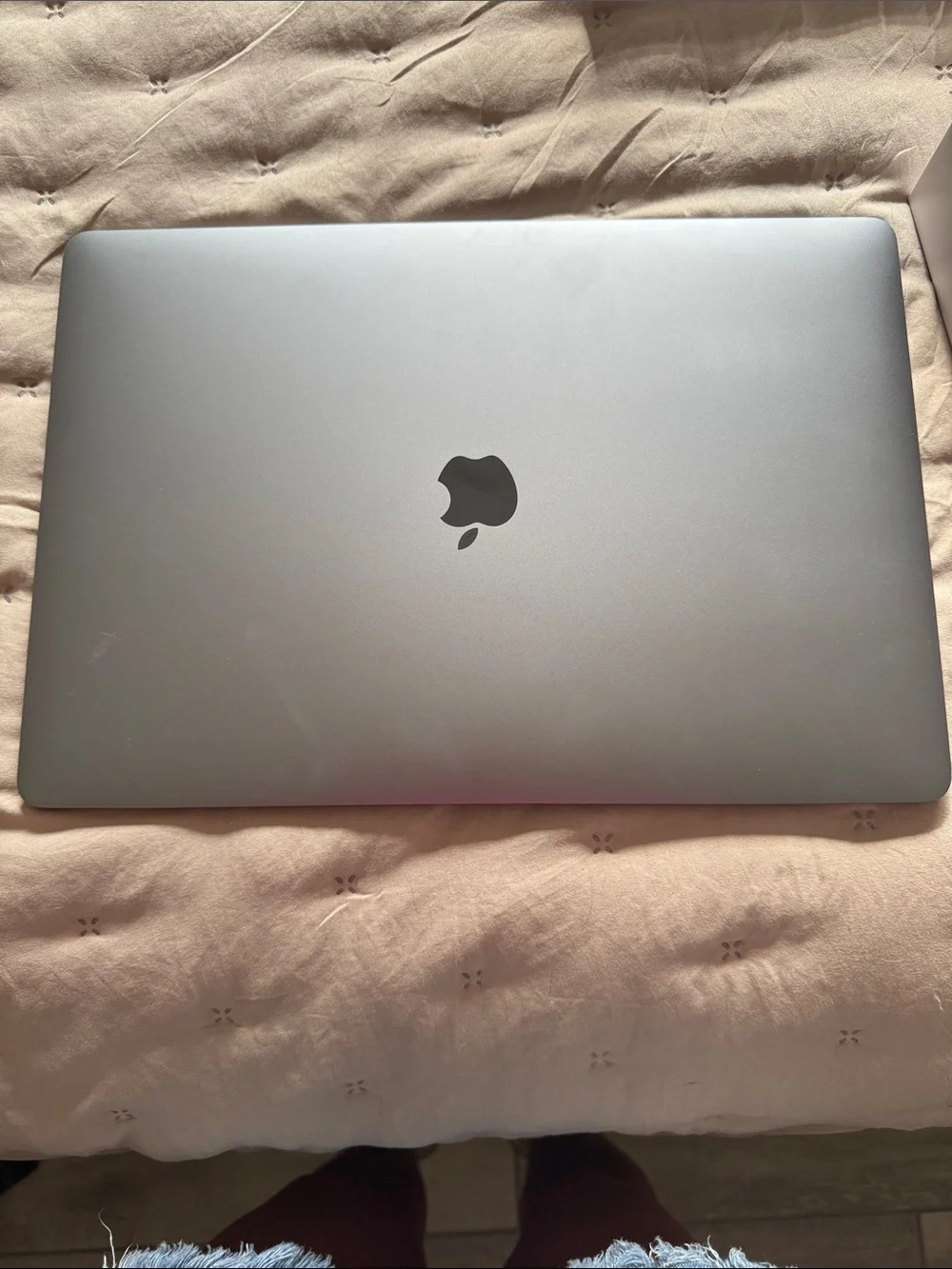 Apple 15” 2017 MacBook Pro Space Gray Laptop - 15.4 SG/2.9GHZ/RP 560/512GB